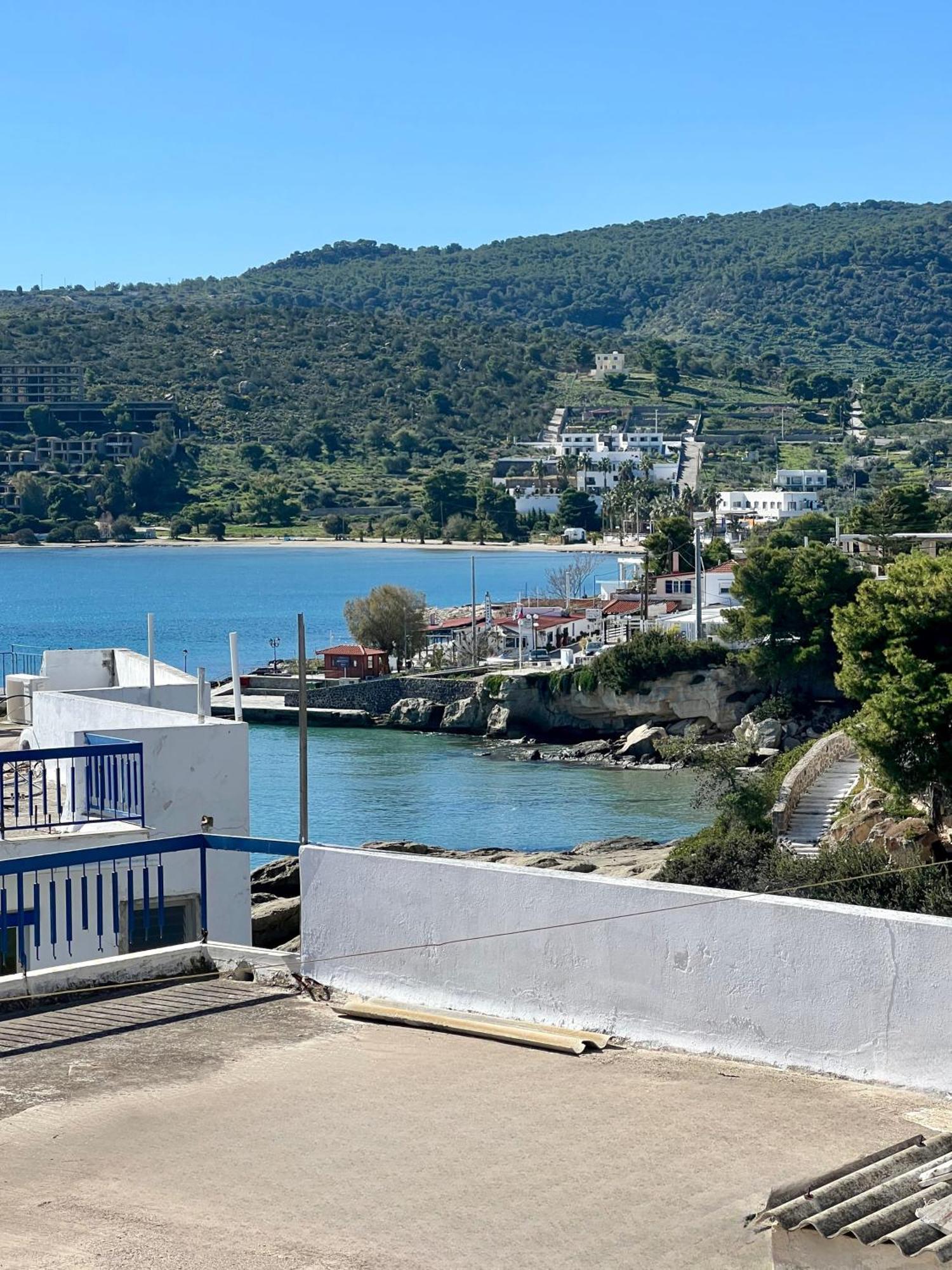 Kores Aegina Agia Marina  Extérieur photo
